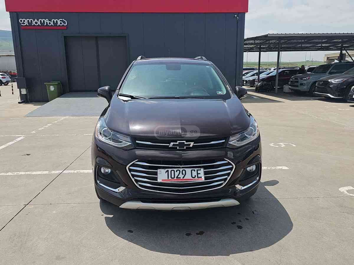 Chevrolet Trax 2021 — photo 2
