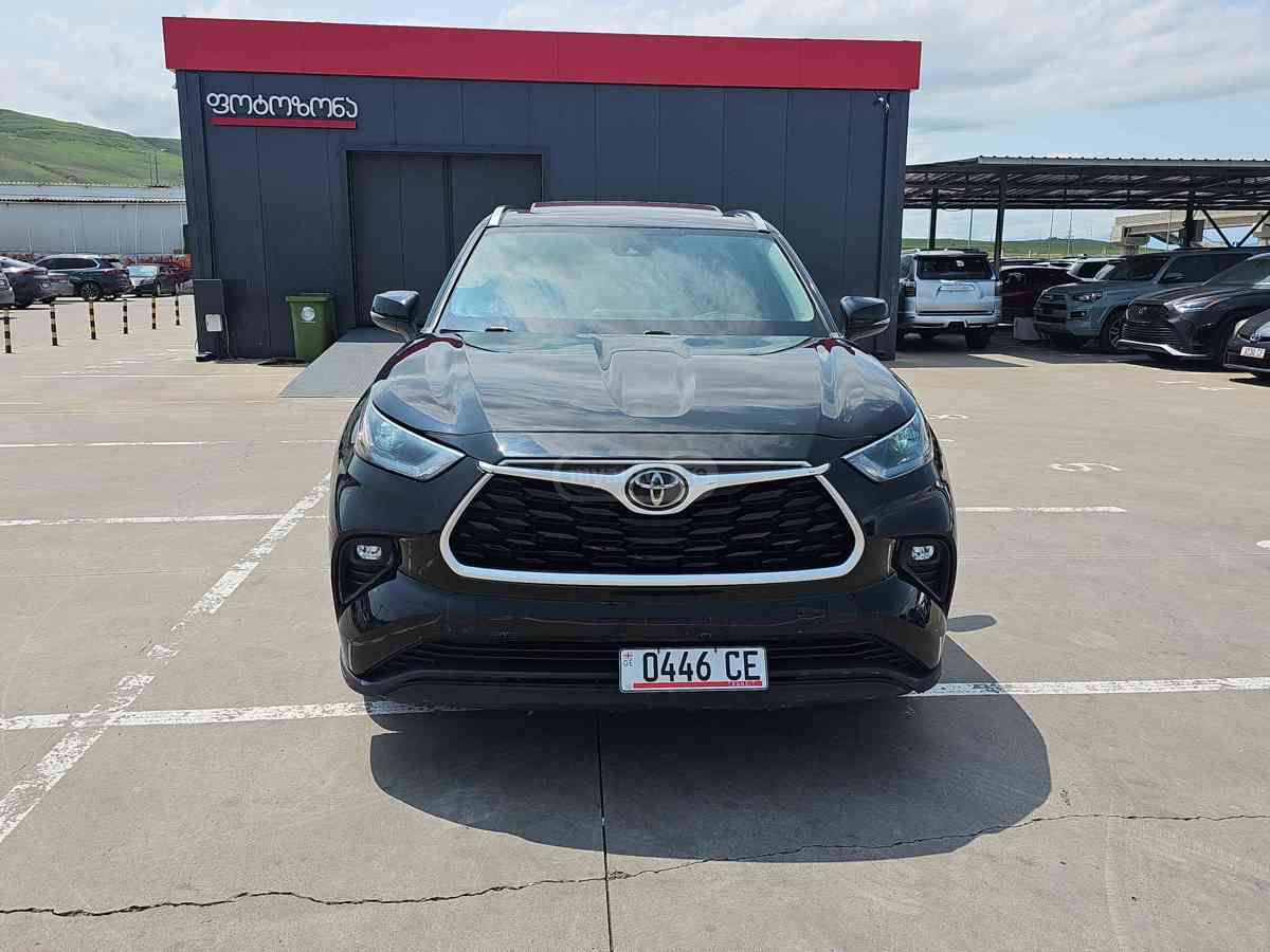 Toyota Highlander 2021 — photo 2