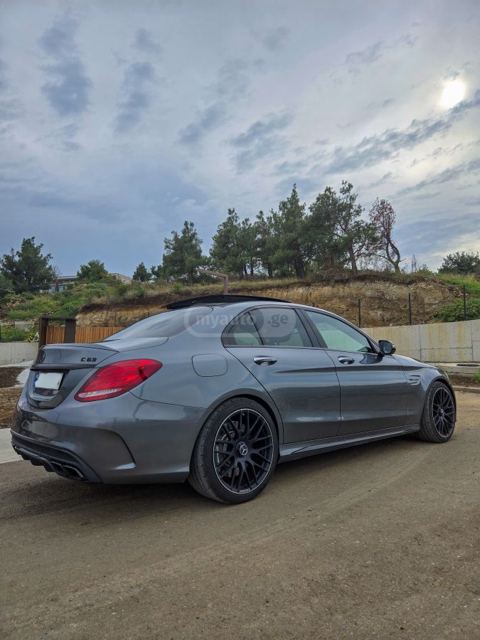 Mercedes-Benz C 63 AMG 2017 — photo 2