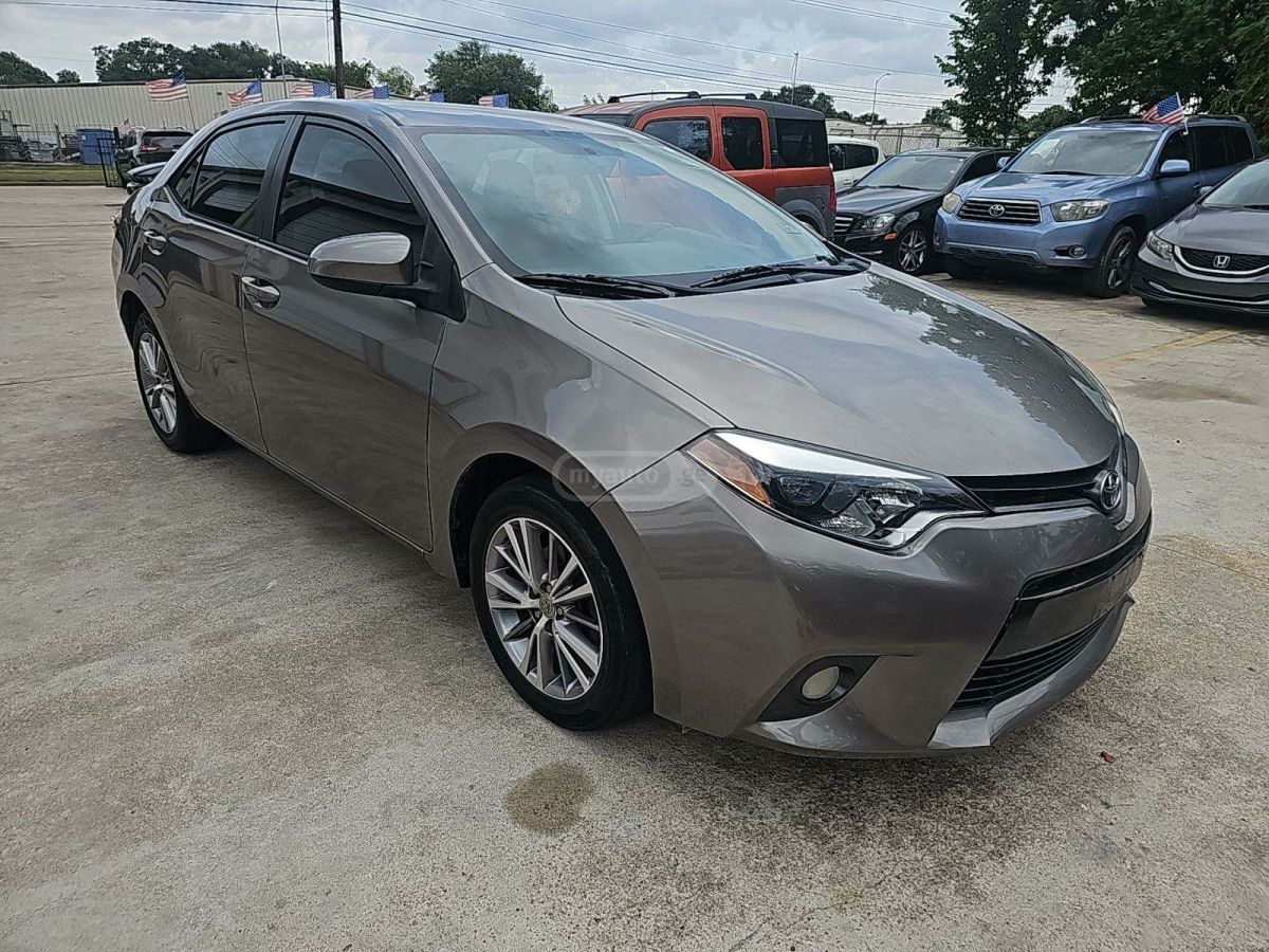Toyota Corolla 2015 — photo 2
