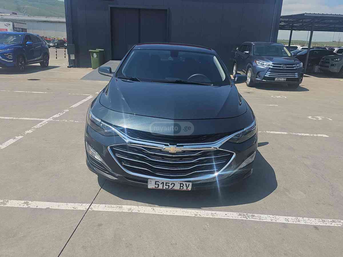 Chevrolet Malibu 2021 — photo 2