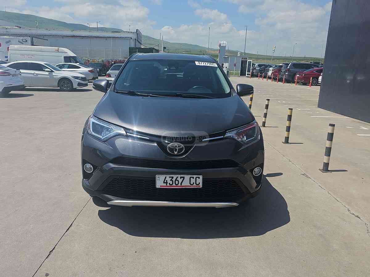 Toyota RAV4 2018 — photo 2
