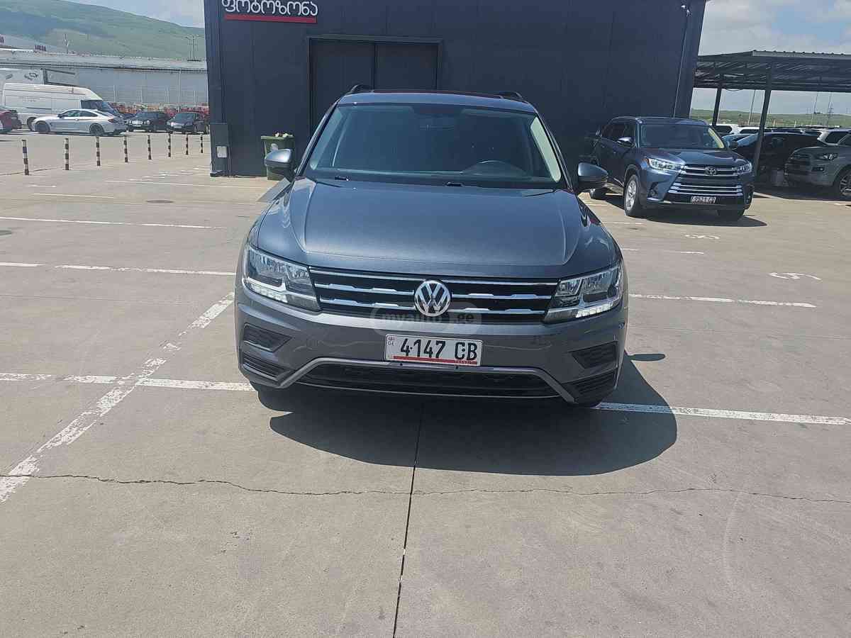 Volkswagen Tiguan 2021 — photo 2