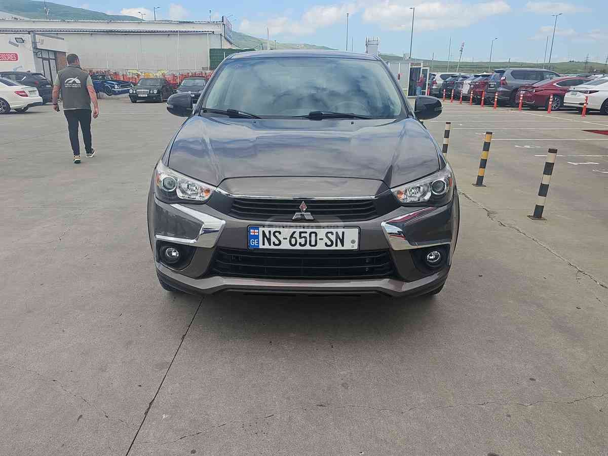 Mitsubishi Outlander 2019 — photo 2