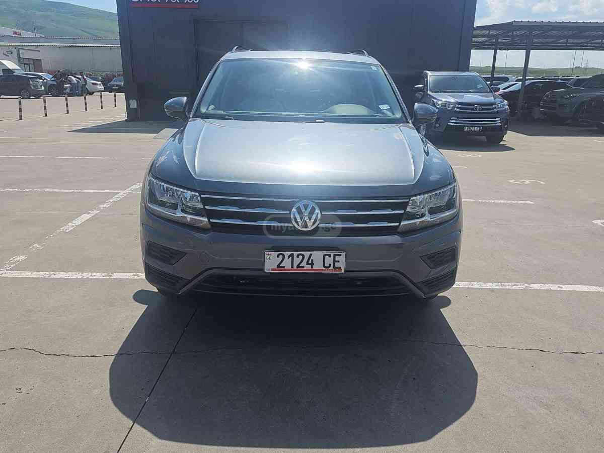 Volkswagen Tiguan 2021 — photo 2