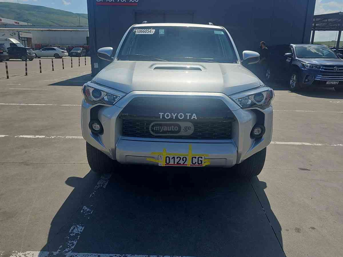 Toyota 4Runner 2024 — photo 2