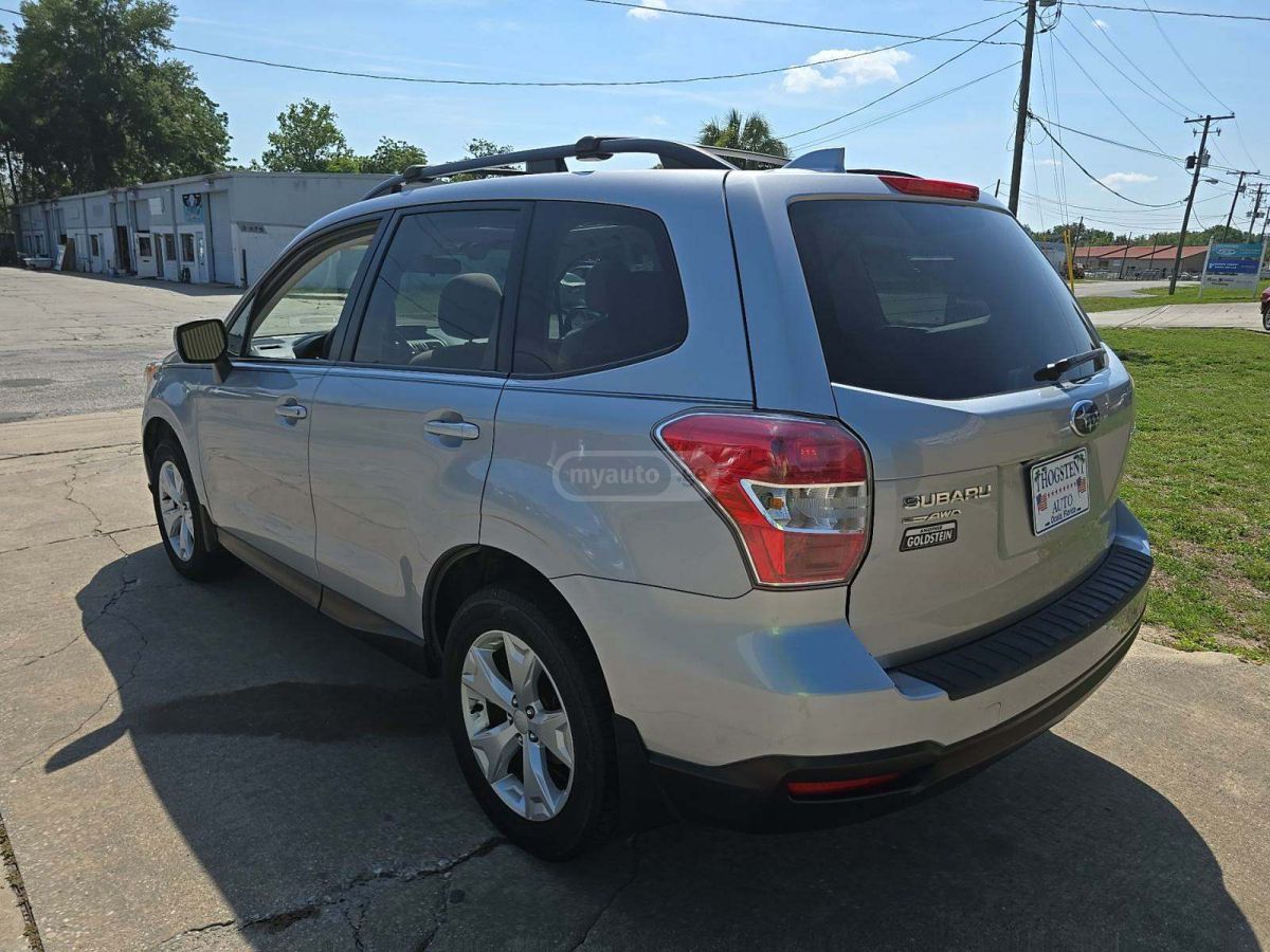 Subaru Outback 2016 — photo 2