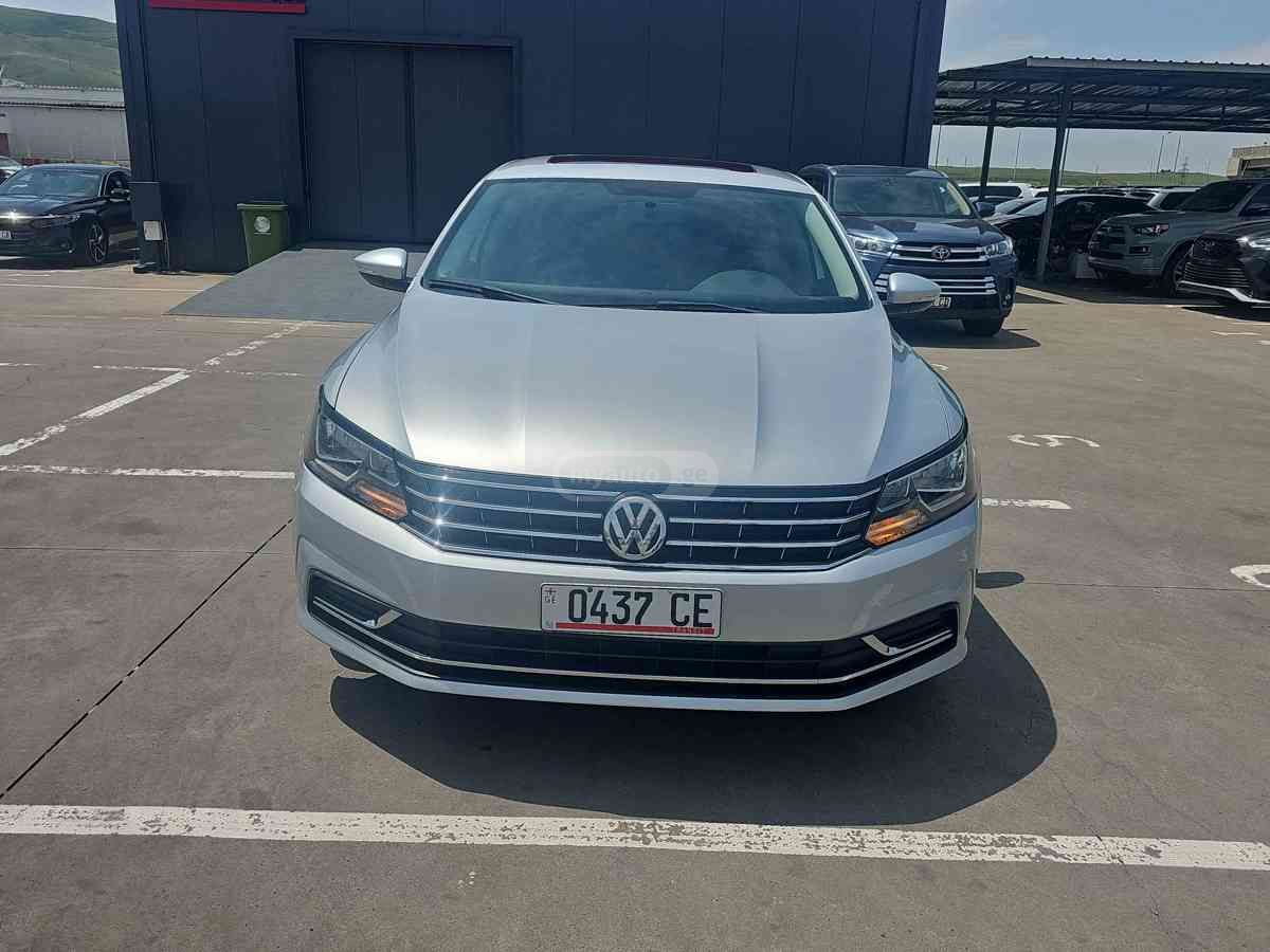 Volkswagen Passat 2017 — photo 2