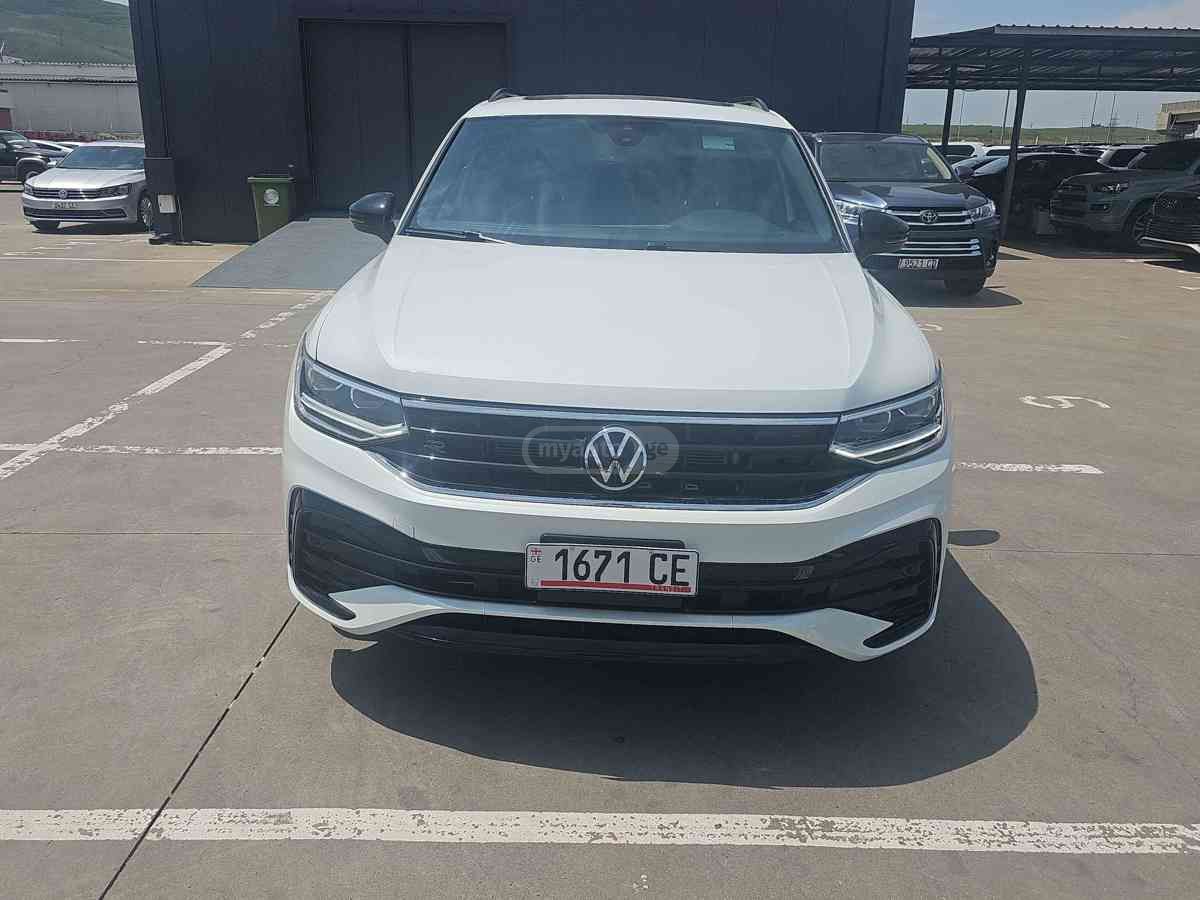 Volkswagen Tiguan 2022 — photo 2