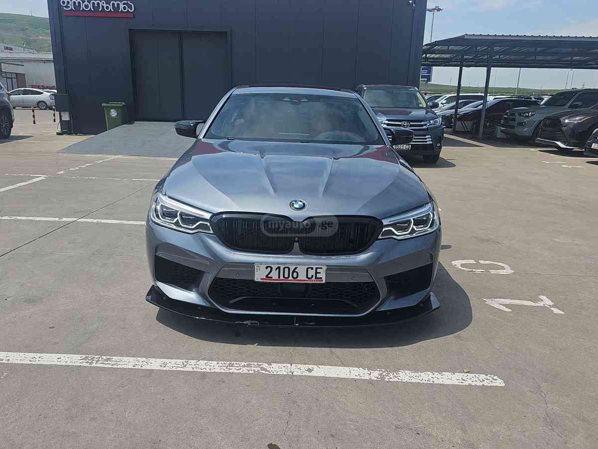 BMW 550 2018 — photo 2
