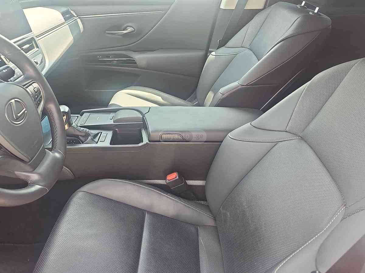 Lexus ES 300 2022 — photo 2