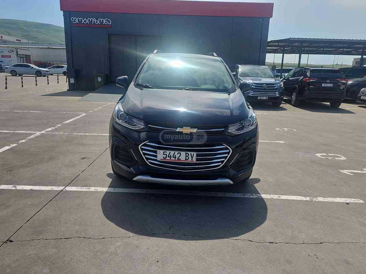 Chevrolet Trax 2021 — photo 2