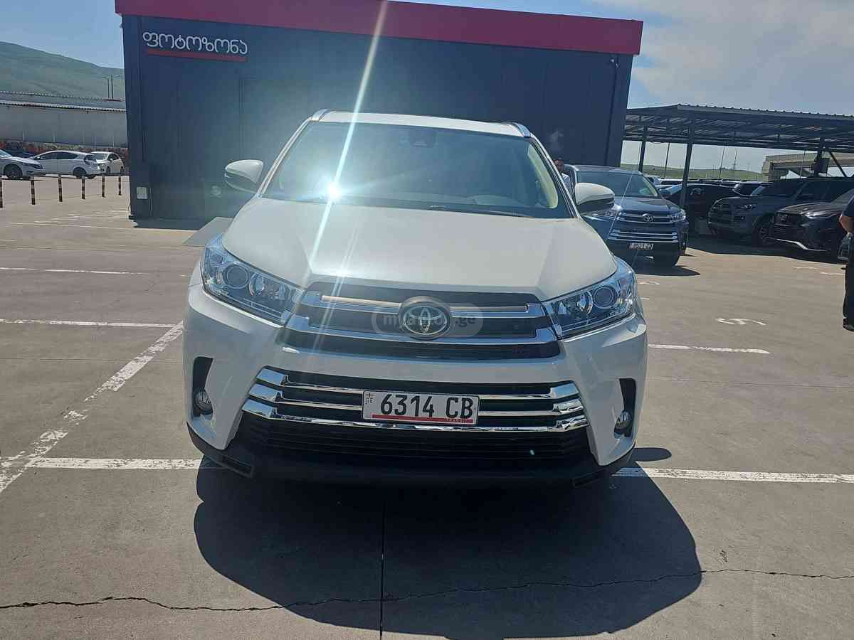 Toyota Highlander 2017 — photo 2