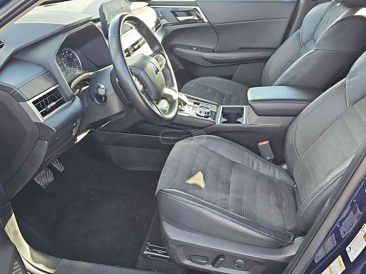 Mitsubishi Outlander 2022 — photo 2