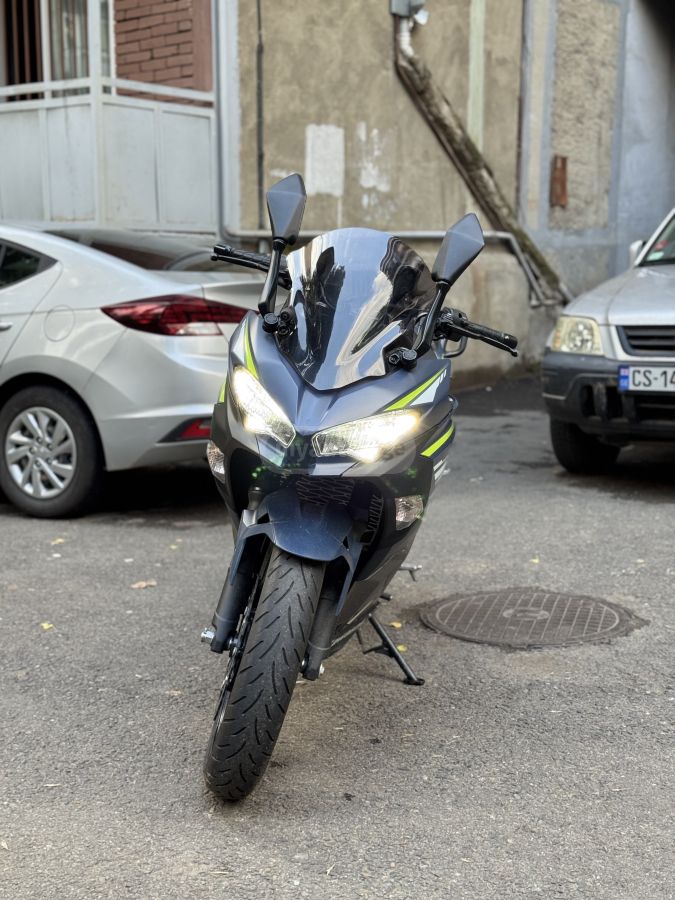 Kawasaki Ninja 400 2022 — photo 2