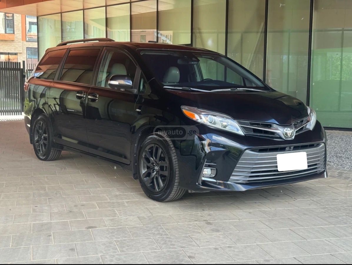 Toyota Sienna 2018 — photo 2