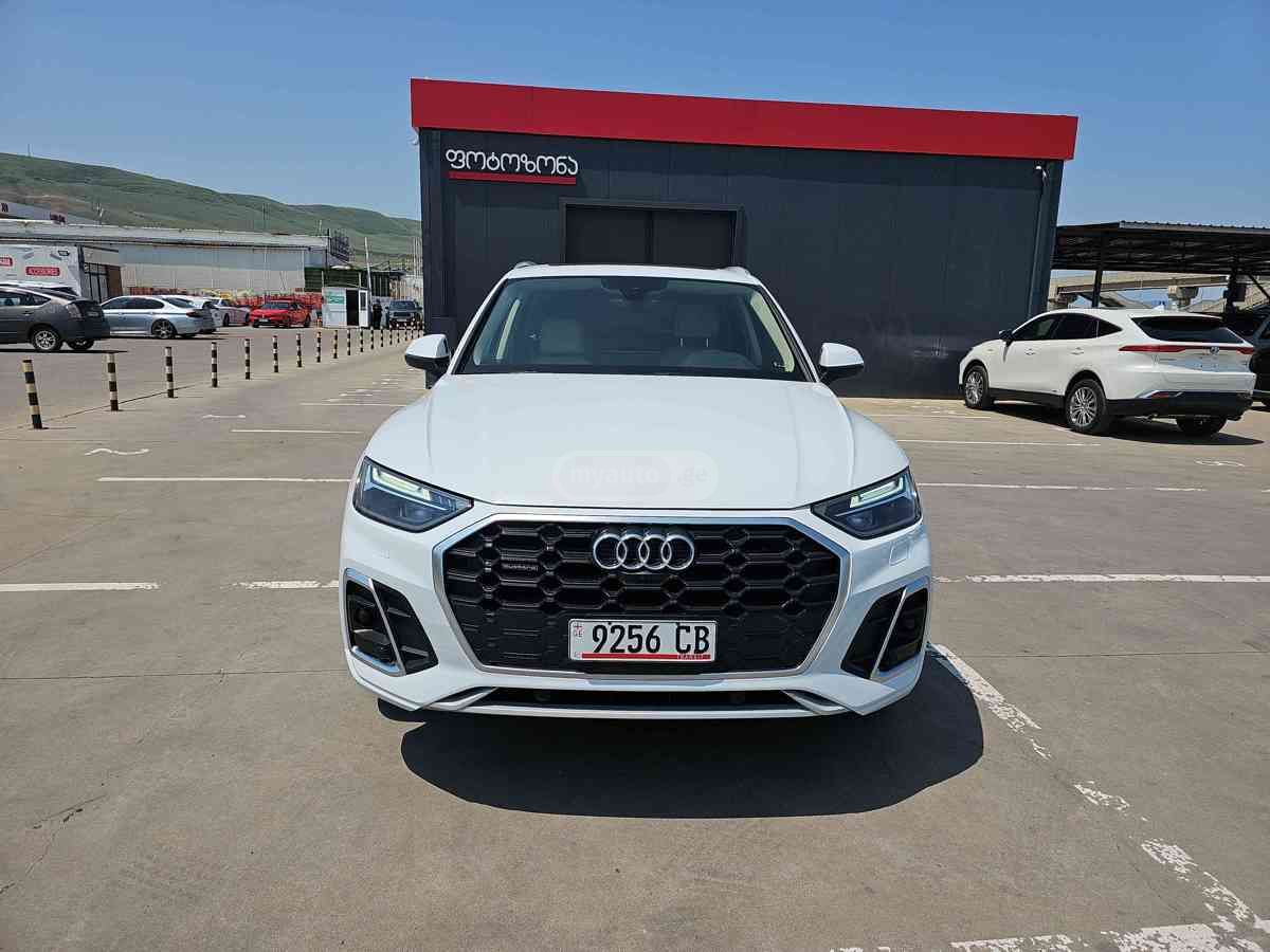 Audi Q5 2022 — photo 2