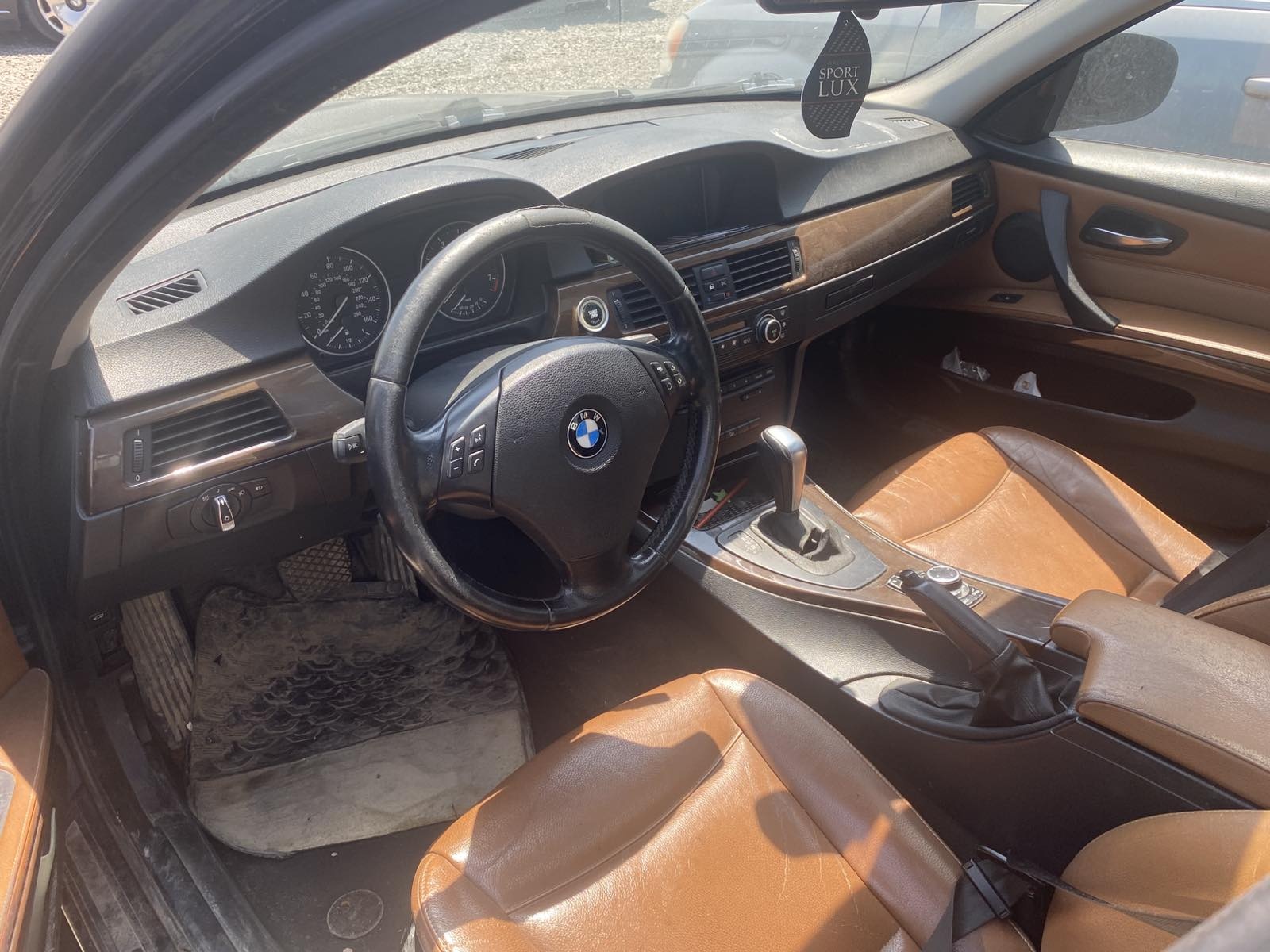 BMW 330 2009 — photo 2