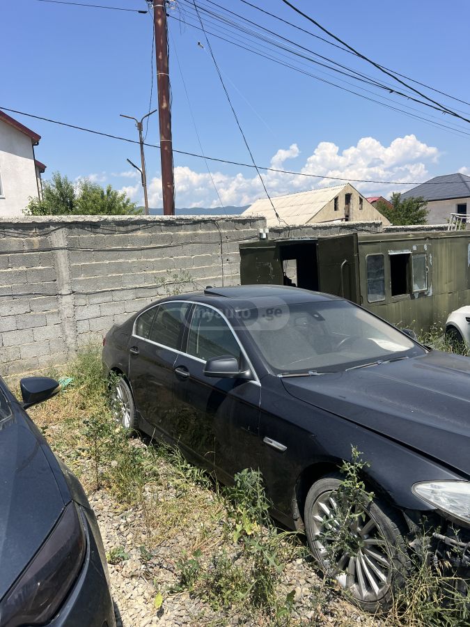 BMW 525 2012 — photo 2