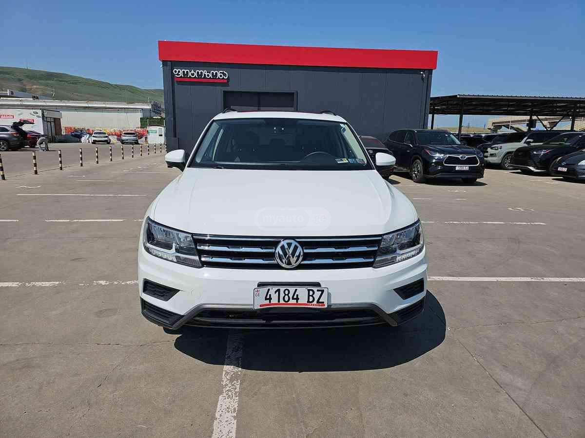 Volkswagen Tiguan 2021 — photo 2