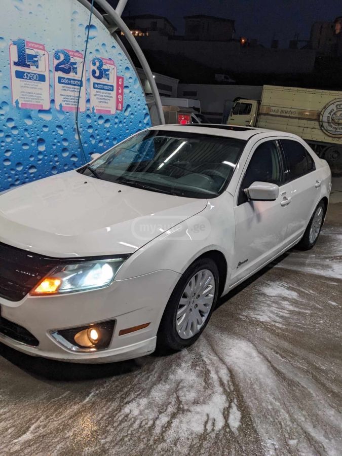 Ford Fusion 2010 — photo 2