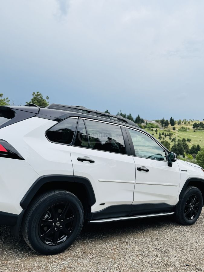 Toyota RAV4 2024 — photo 2
