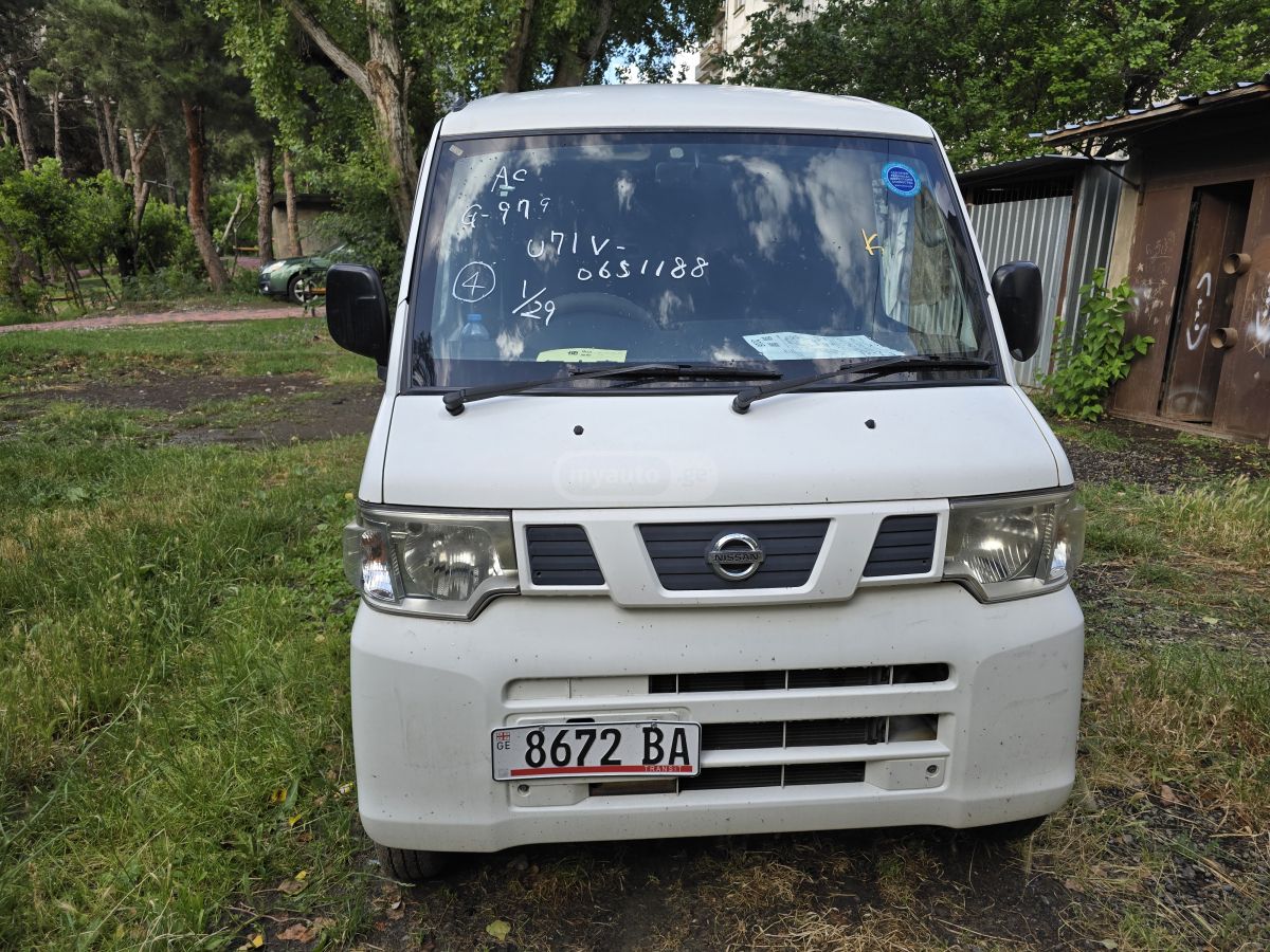 Nissan NV 100 2013 — photo 2
