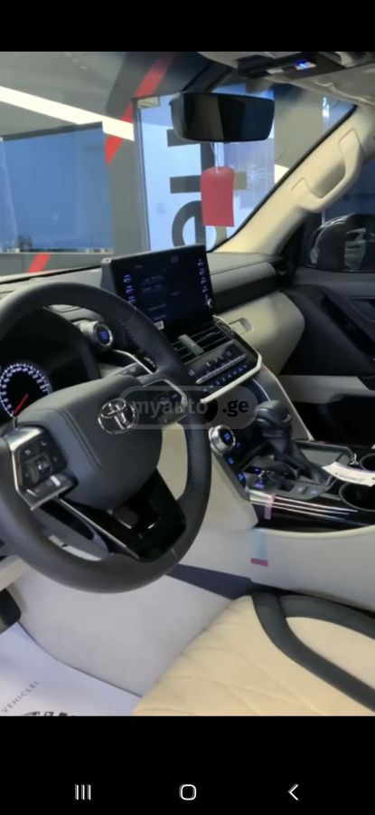 Toyota Land Cruiser 2022 — photo 2