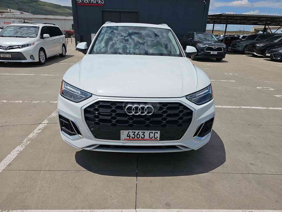 Audi Q5 2022 — photo 2