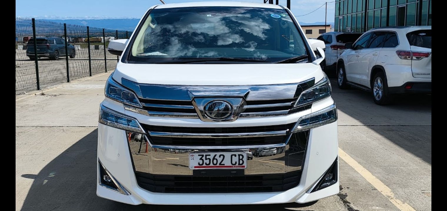 Toyota Vellfire 2018 — photo 2