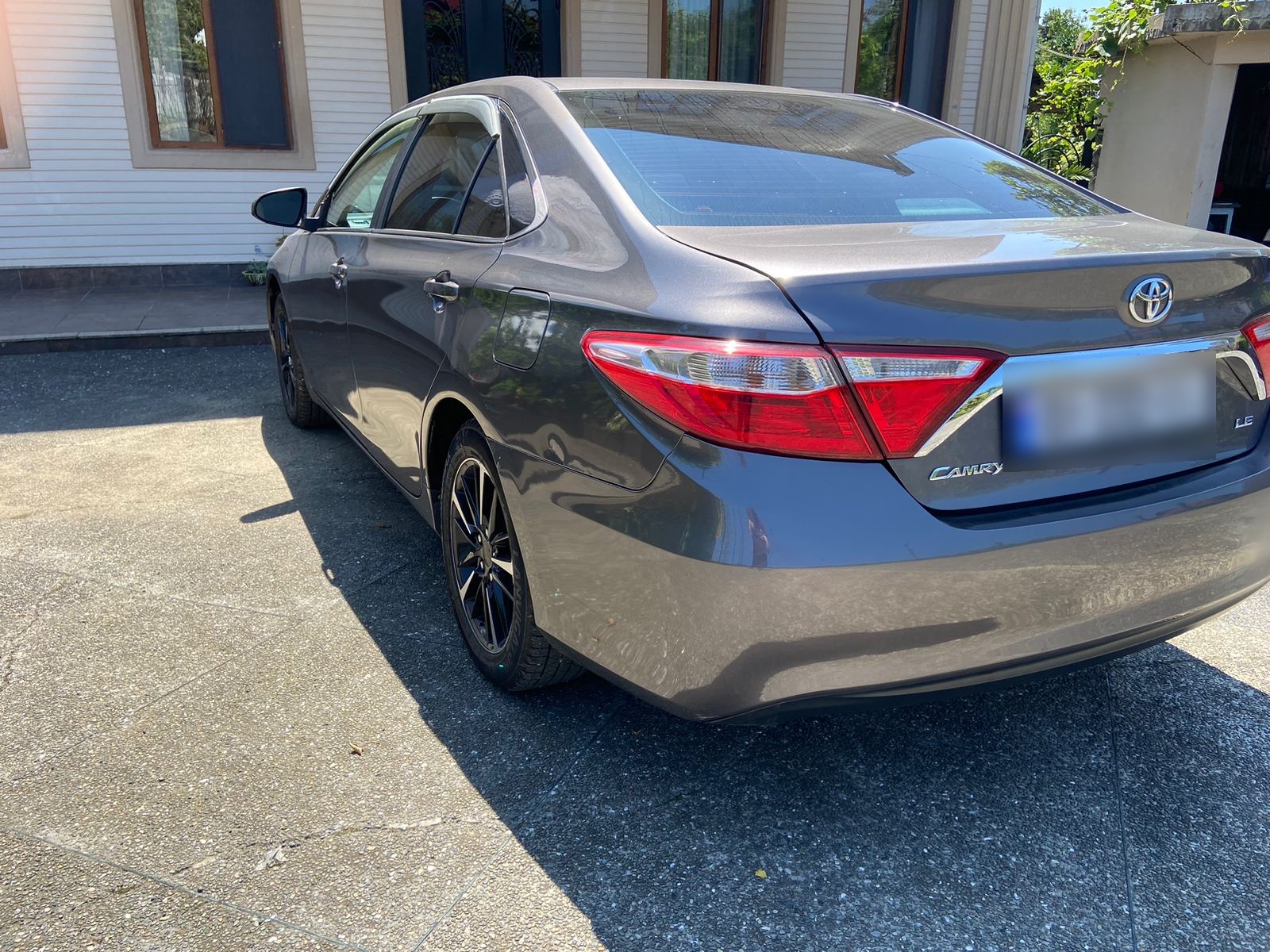 Toyota Camry 2017 — photo 2