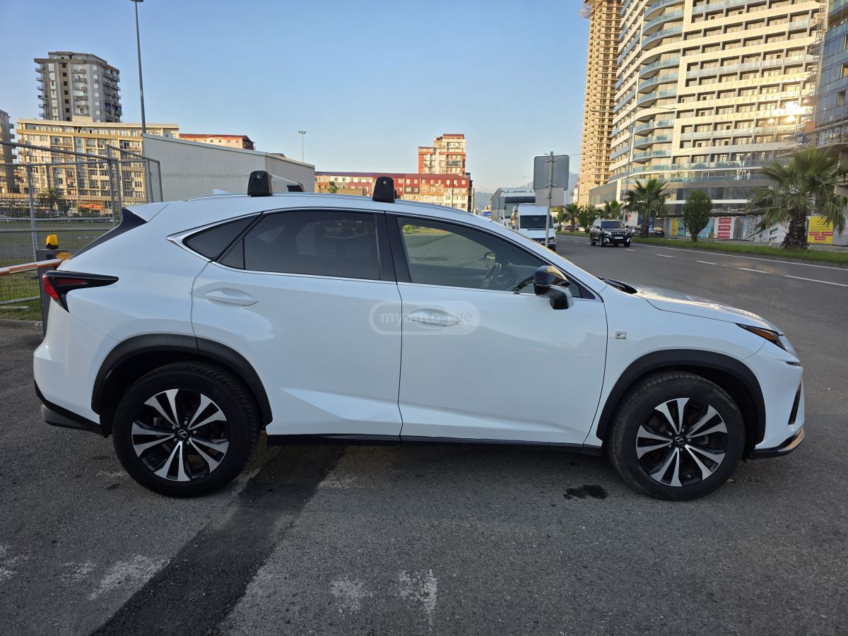 Lexus NX 300 2018 — photo 2