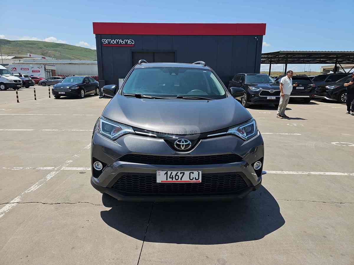 Toyota RAV 4 2018 — photo 2