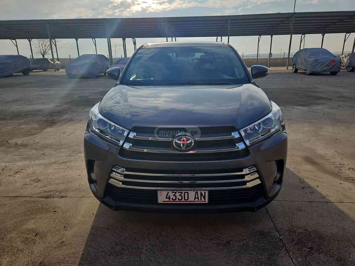 Toyota Highlander 2017 — photo 2