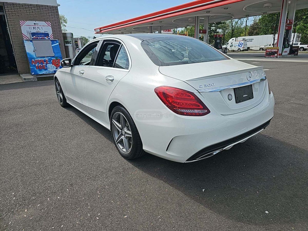 Mercedes-Benz C 300 2017 — photo 2