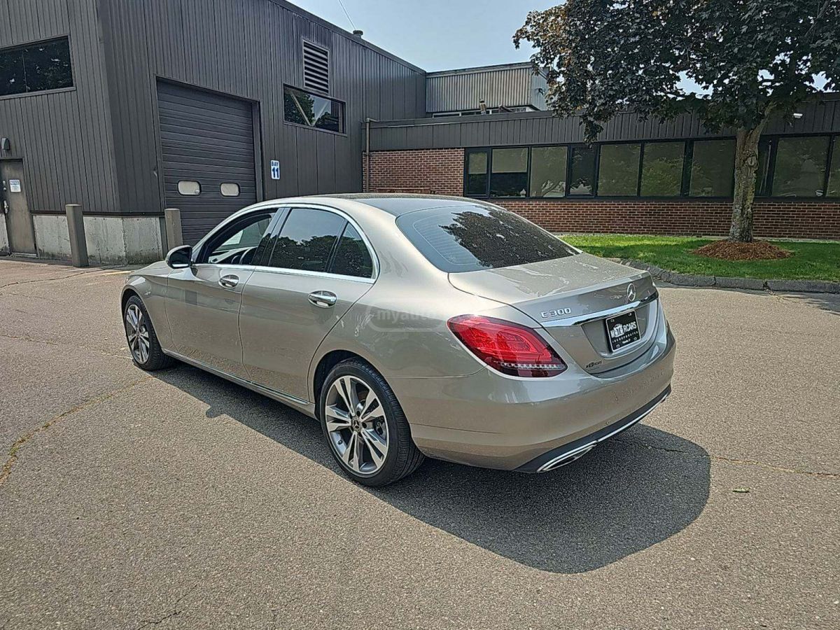 Mercedes-Benz C 300 2019 — photo 2