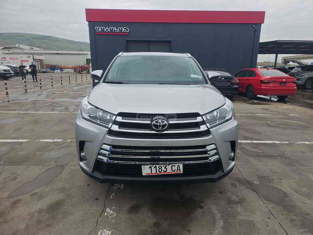 Toyota Highlander 2019 — photo 2