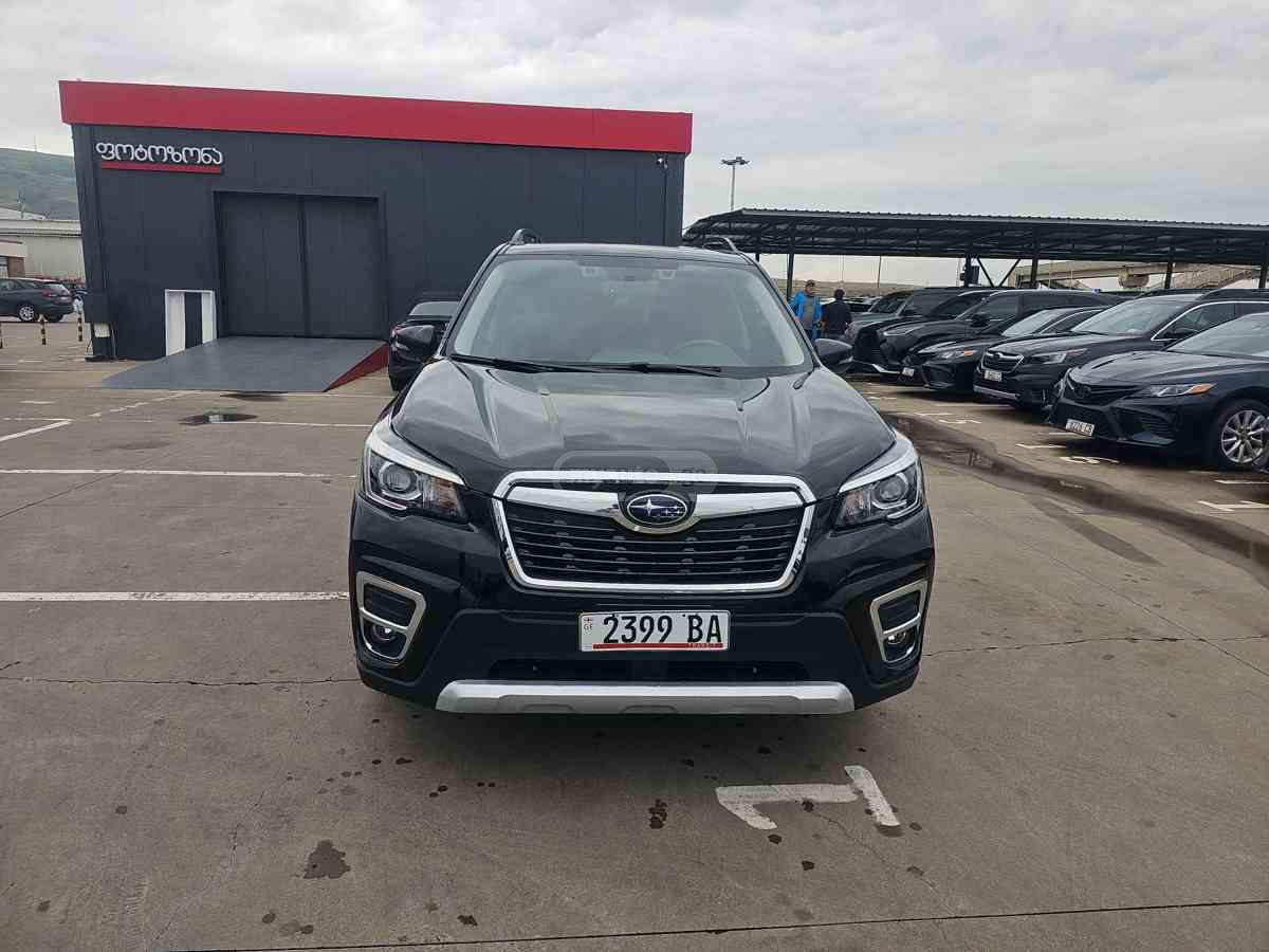 Subaru Forester 2019 — photo 2