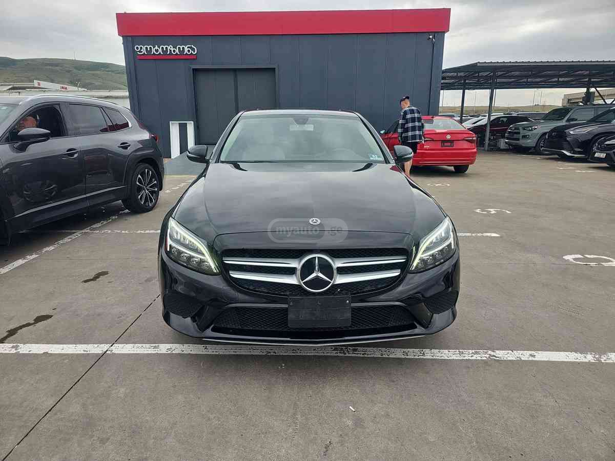 Mercedes-Benz C 300 2019 — photo 2