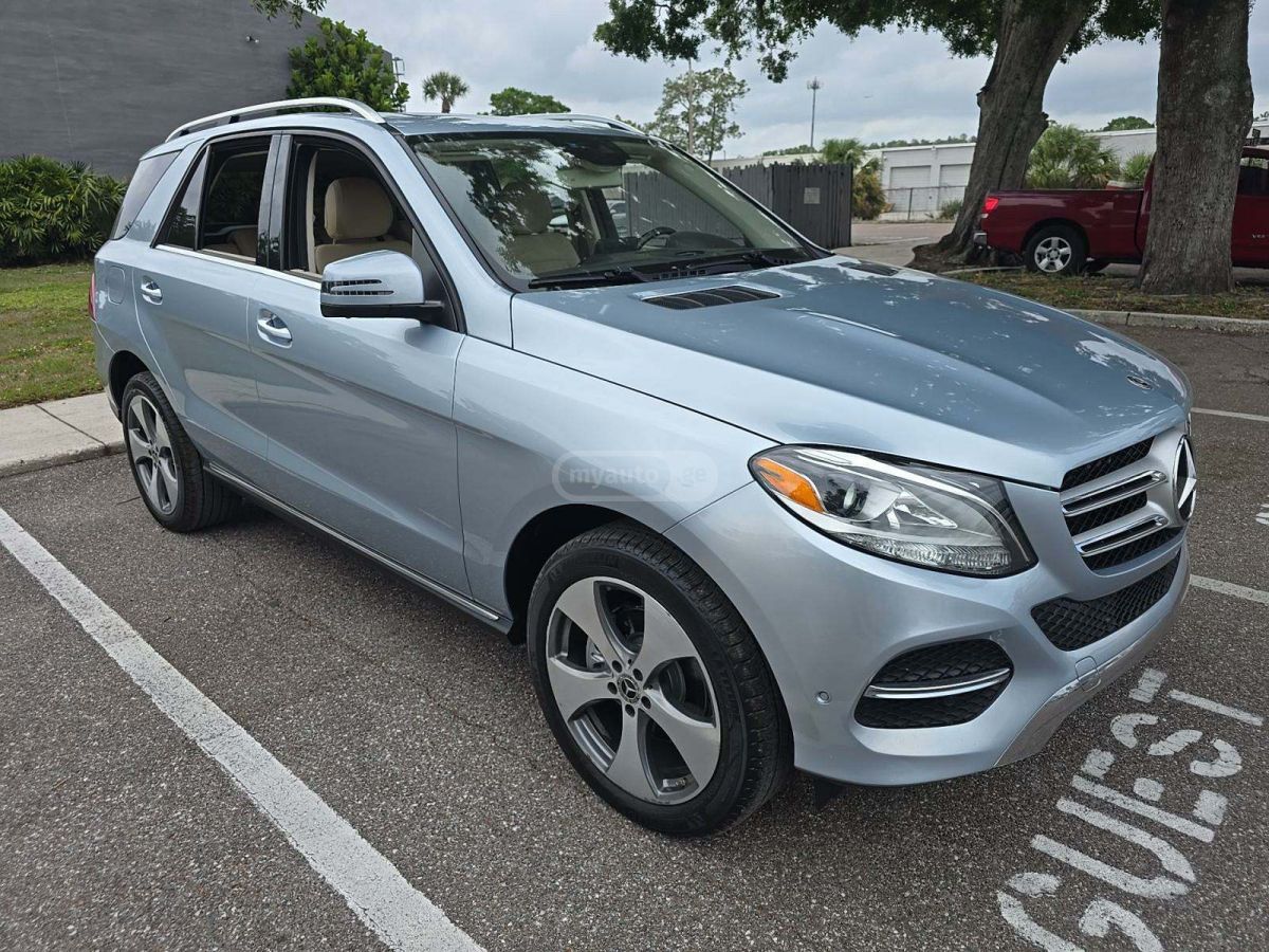 Mercedes-Benz GLE 350 2017 — photo 2