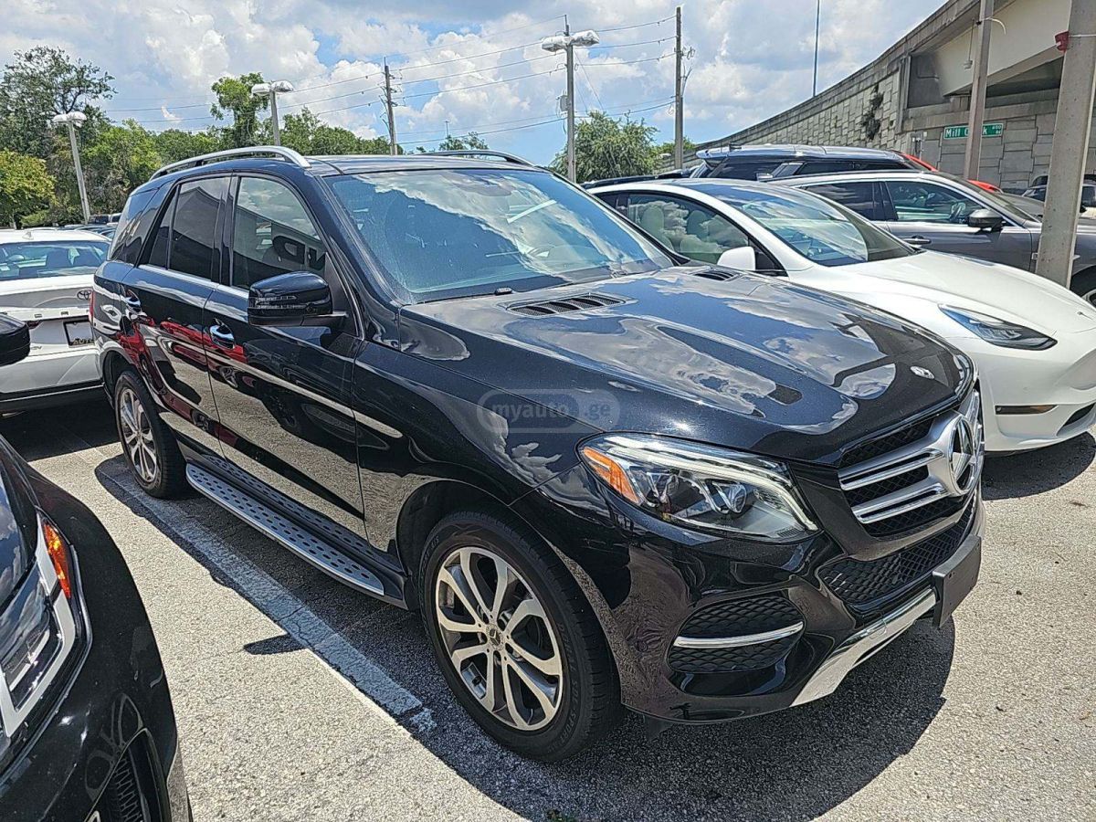 Mercedes-Benz GLE 350 2018 — photo 2