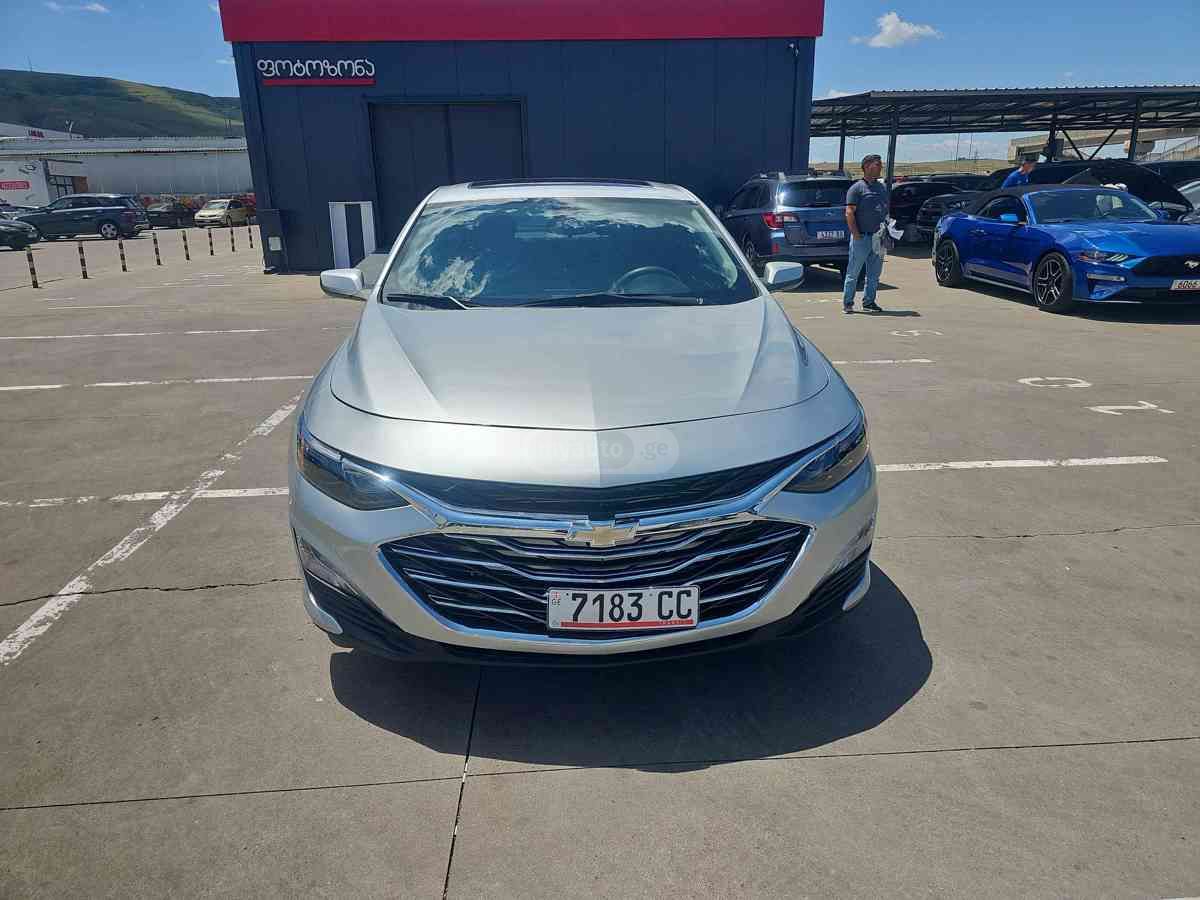 Chevrolet Malibu 2022 — photo 2