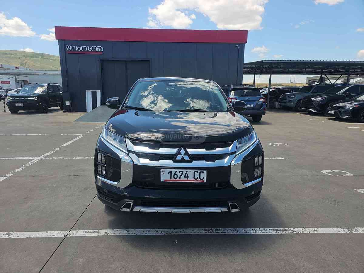 Mitsubishi Outlander 2022 — photo 2