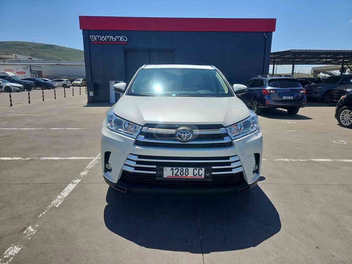 Toyota Highlander 2019 — photo 2