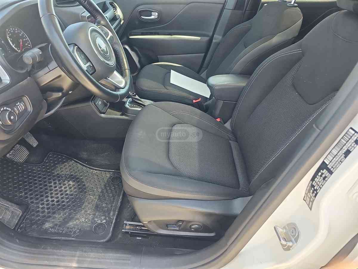 Jeep Renegade 2023 — photo 2