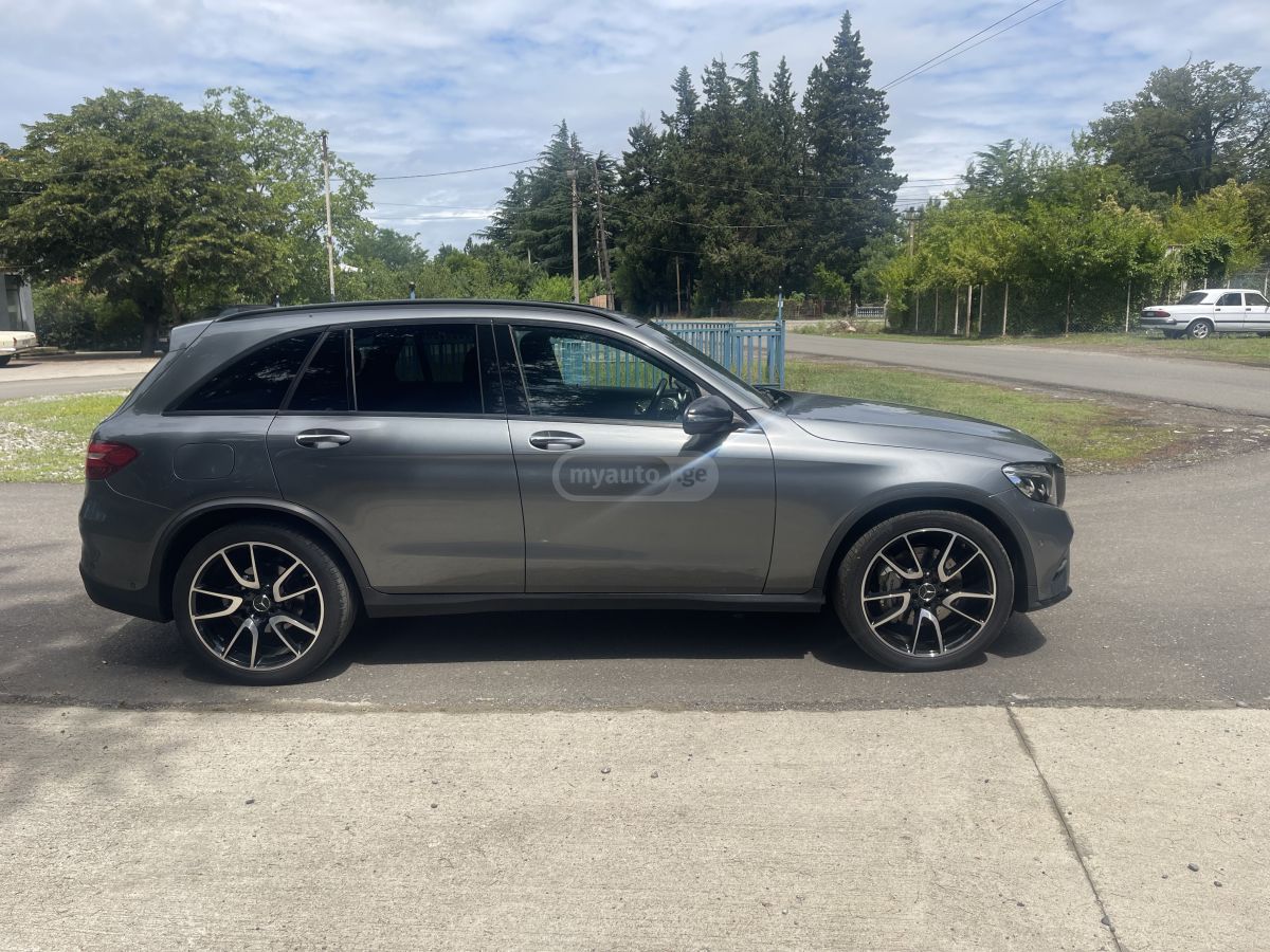 Mercedes-Benz GLC 43 AMG 2018 — photo 2