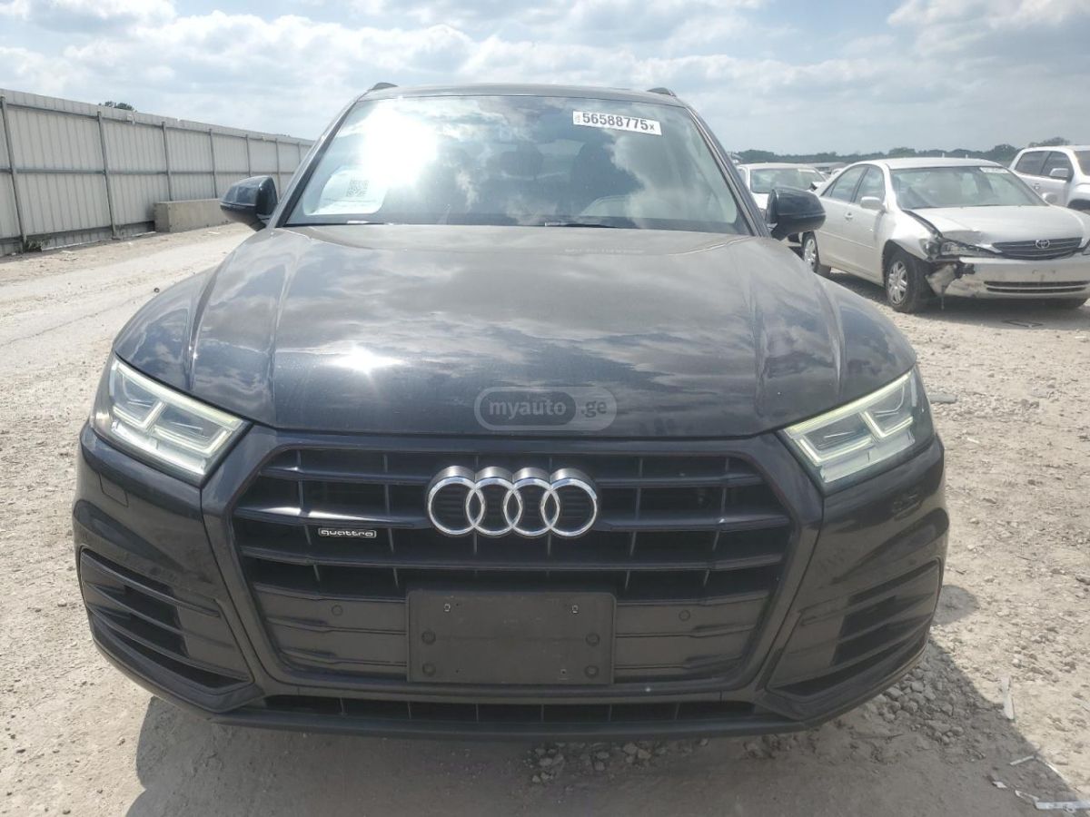 Audi Q5 2019 — photo 2