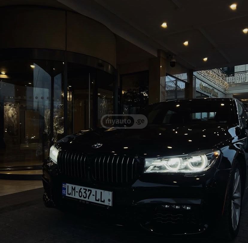 BMW 750 2017 — photo 2