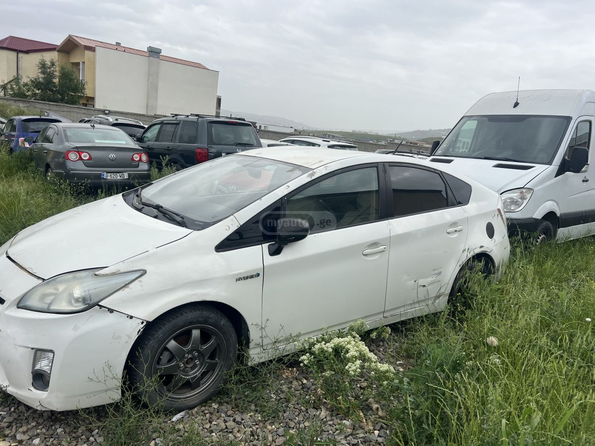Toyota Prius 2010 — photo 2