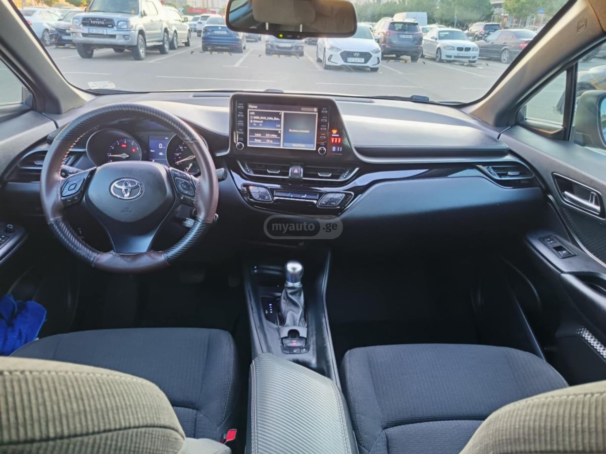 Toyota CHR 2020 — photo 2